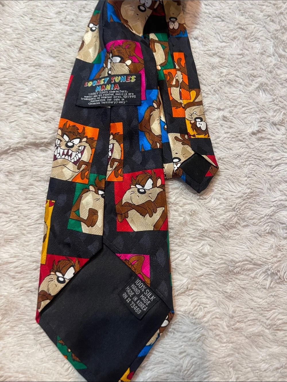 Looney Tunes mania Tasmanian devil necktie